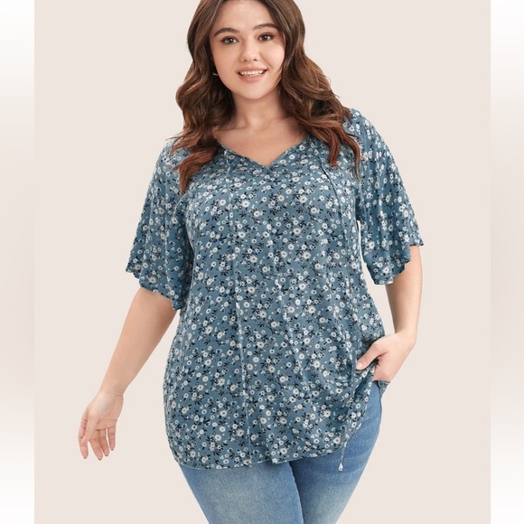 BloomChic Plus Size 2XL Ditsy Floral Ruffle Sleeve Tie Neck Blouse us18-20 - Picture 3 of 6